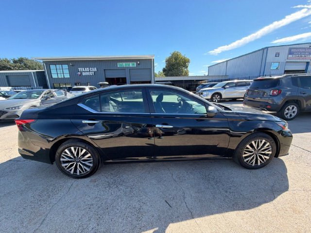 Used 2025 Nissan Altima 2.5 SV FWD image 4