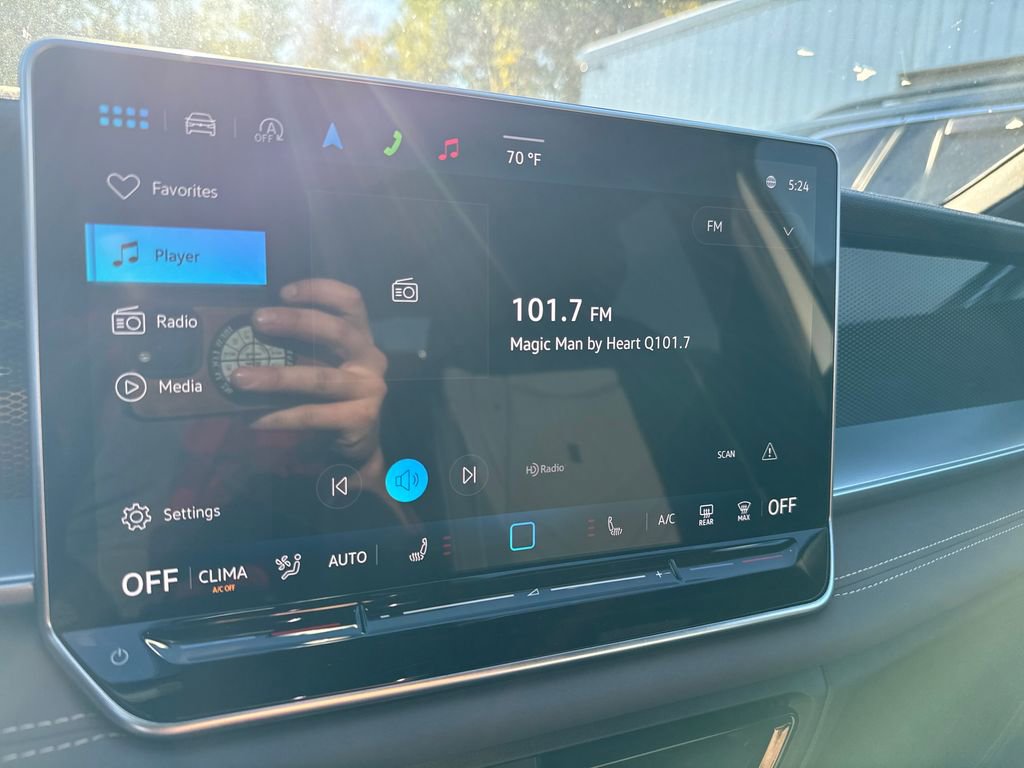 New 2025 Volkswagen Tiguan SE R-Line image 8