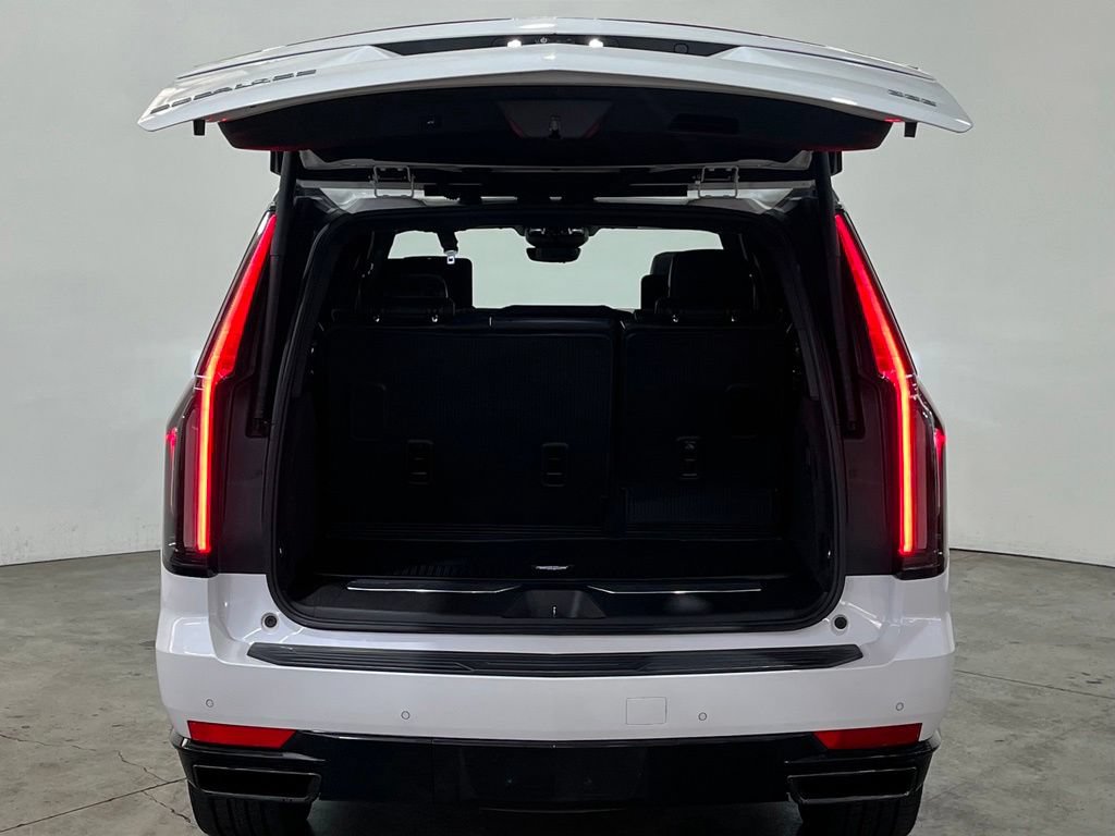Used 2022 Cadillac Escalade Sport Platinum w/ Heavy-Duty Trailer Package AWD/4WD image 12