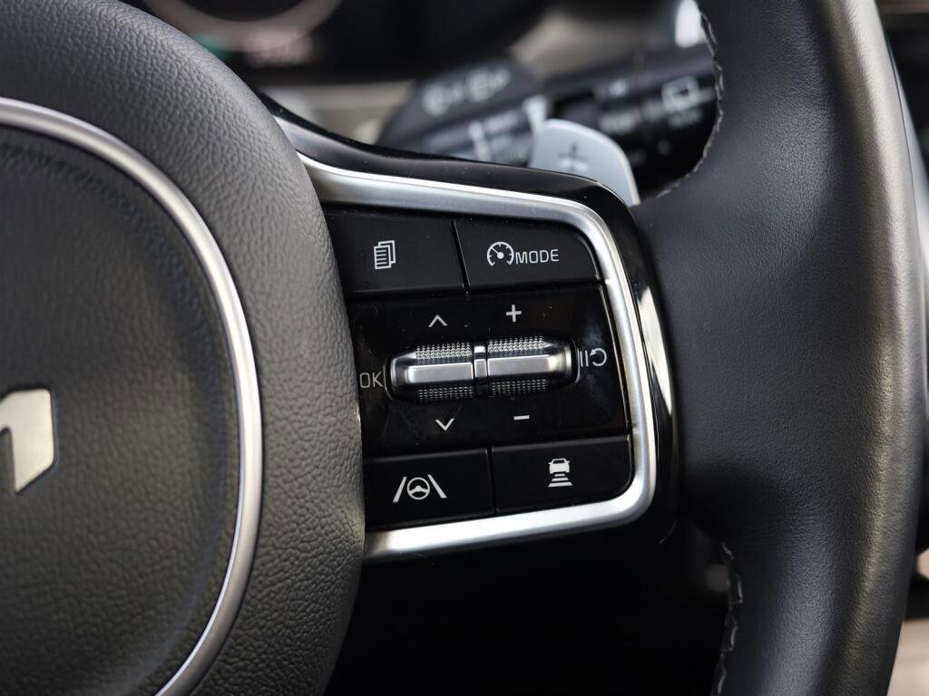 Used 2023 Kia Sorento SX image 17