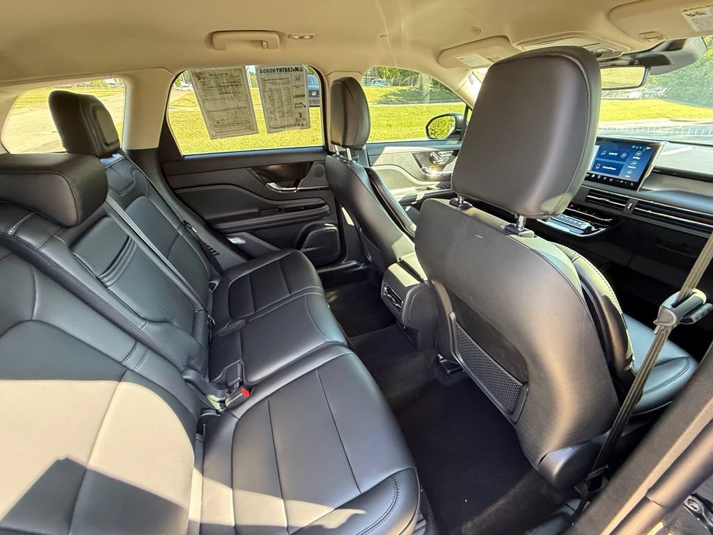 Used 2025 Lincoln Corsair AWD image 36