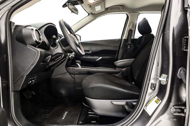 Used 2024 Nissan Kicks SV image 11