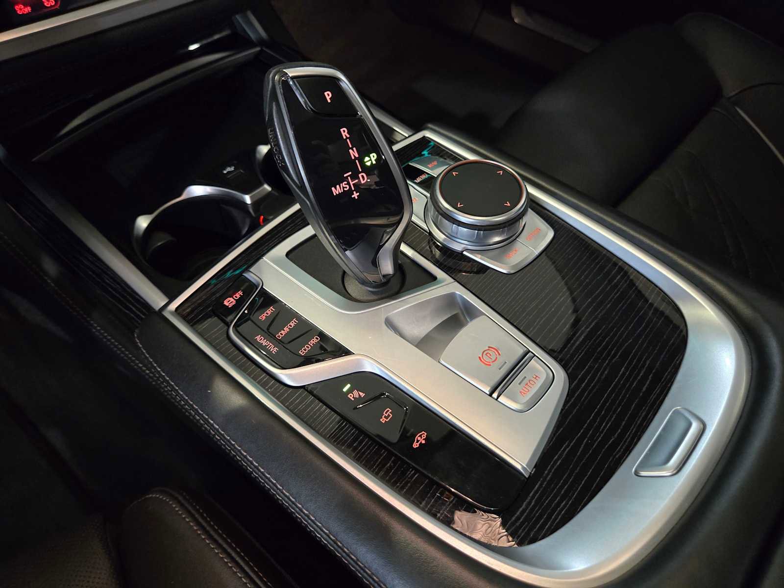 Used 2021 BMW 750i xDrive AWD/4WD image 32