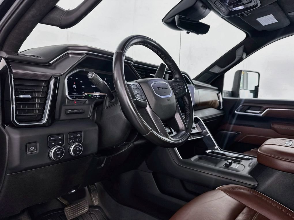 Used 2024 GMC Sierra 3500 Denali Ultimate AWD/4WD image 12