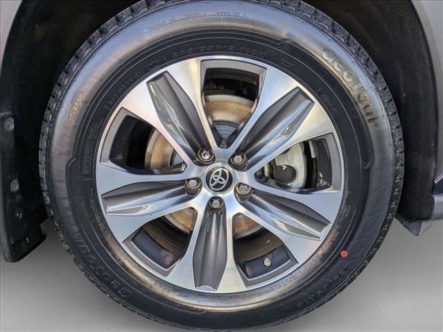 Used 2022 Toyota Highlander XLE image 24