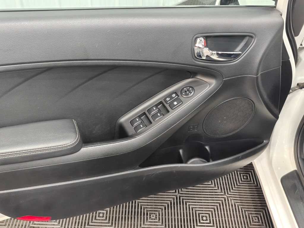 Used 2016 Kia Forte LX FWD image 27