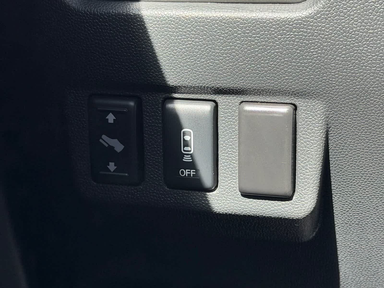 Used 2011 Nissan Titan SL w/ Heavy Metal Edition Pkg RWD image 20