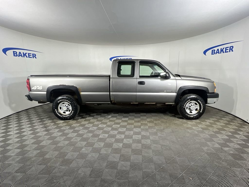 Used 2007 Chevrolet Silverado 2500 W/T w/ Skid Plate Package AWD/4WD image 10