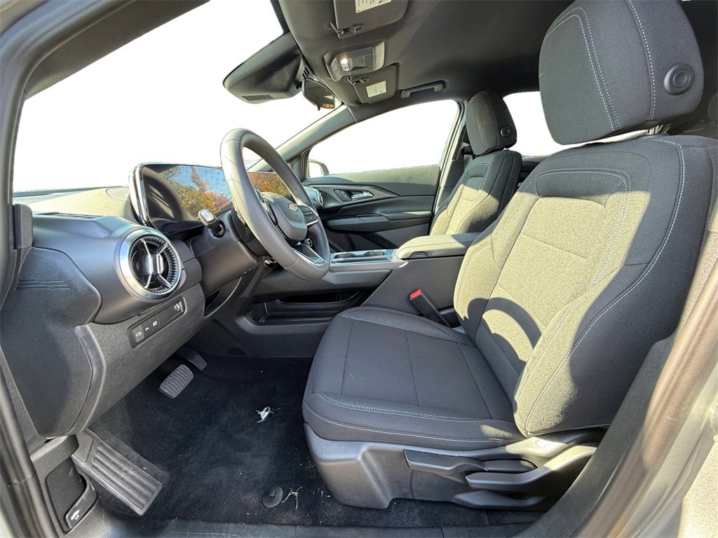 New 2026 Chevrolet Equinox EV LT w/ Midnight Package image 9