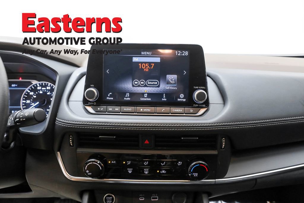 Used 2022 Nissan Rogue S image 12