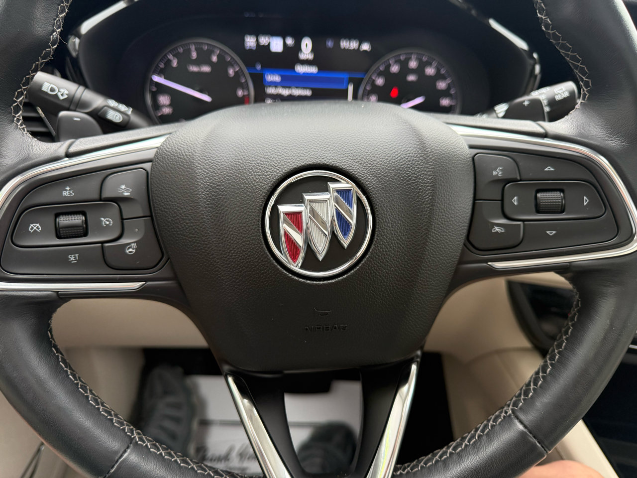 Used 2022 Buick Envision Avenir w/ Technology Package II image 5