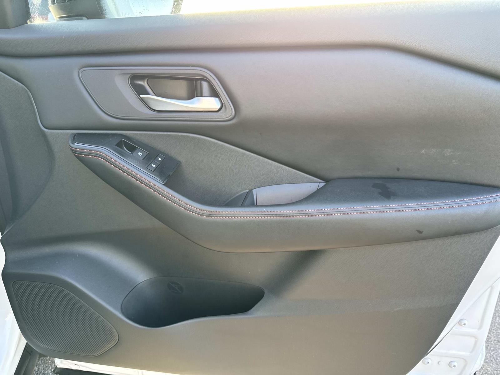 Used 2025 Nissan Rogue SV AWD/4WD image 24