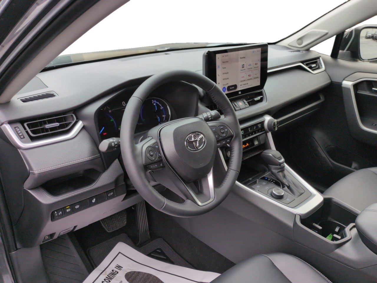 Used 2025 Toyota RAV4 XLE Premium w/ Weather Package AWD/4WD image 15