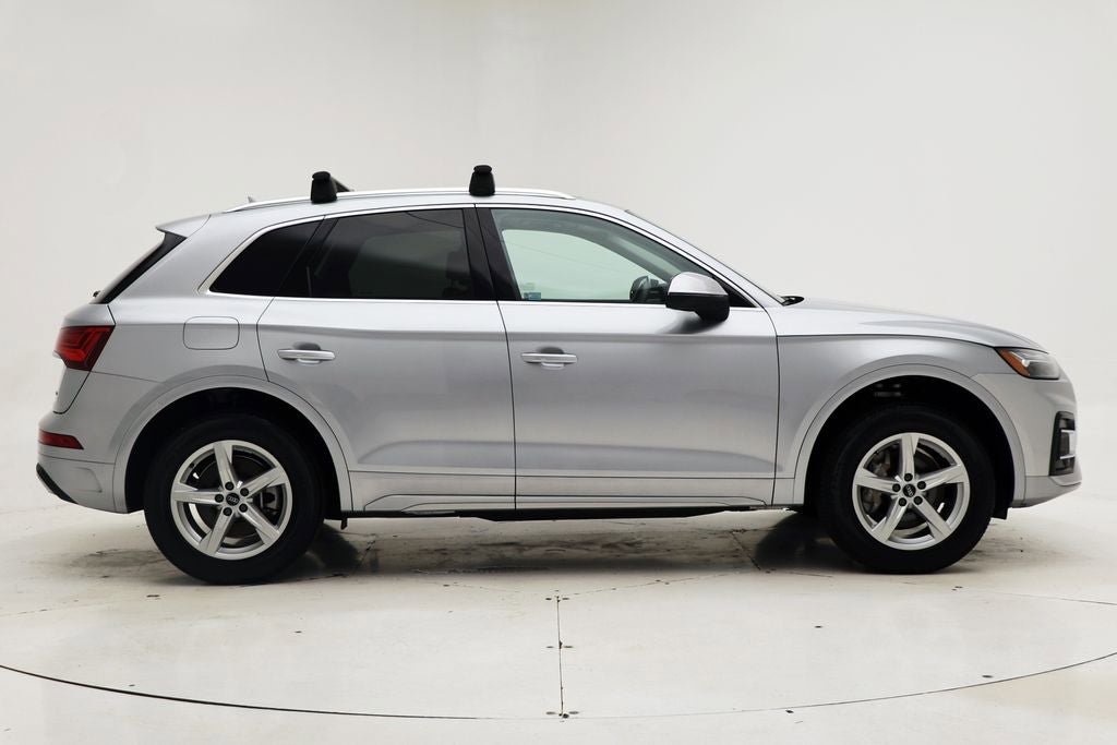 Used 2023 Audi Q5 2.0T Premium w/ Convenience Package image 3