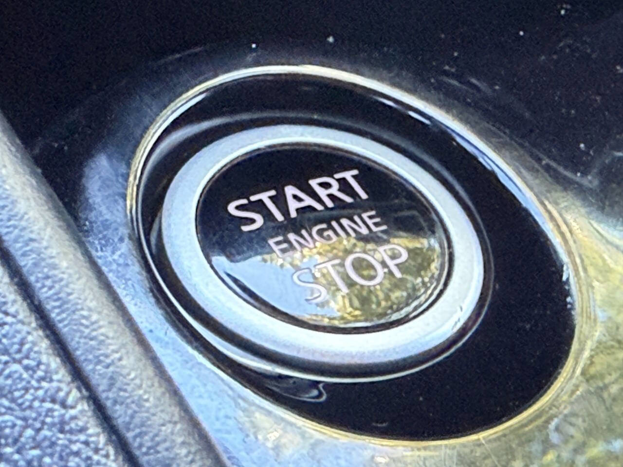 Used 2021 Nissan Versa SR image 19