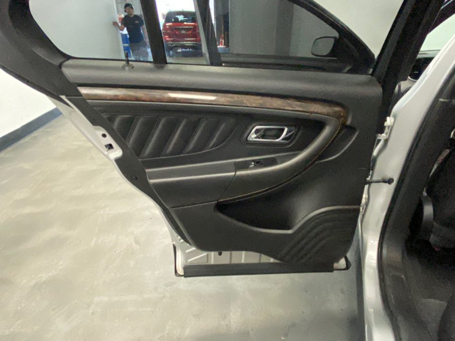 Used 2019 Ford Taurus Limited FWD image 42