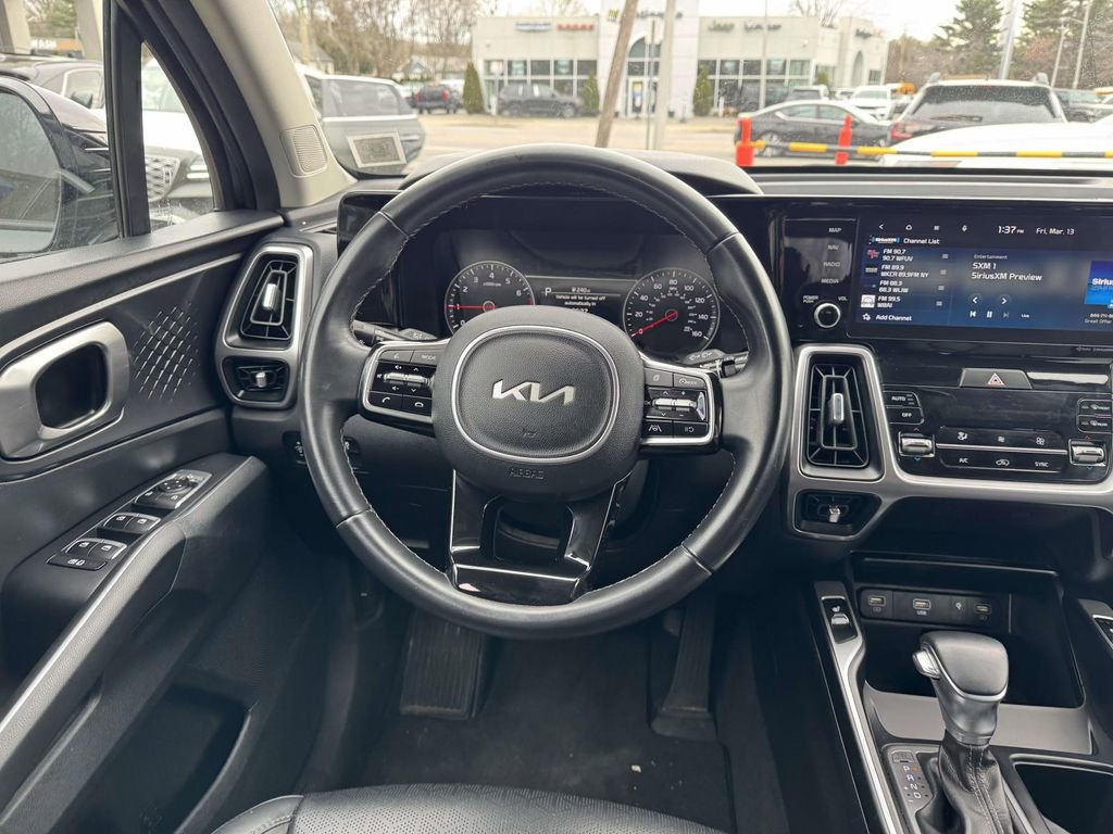 Used 2023 Kia Sorento S w/ Panoramic Sunroof Package image 13