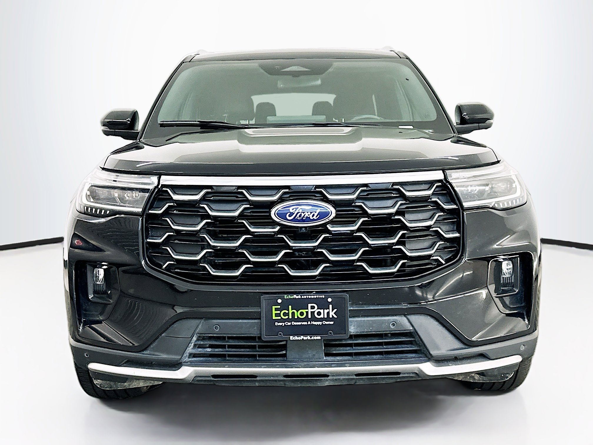 Used 2025 Ford Explorer Platinum w/ LUX Leather Package image 2