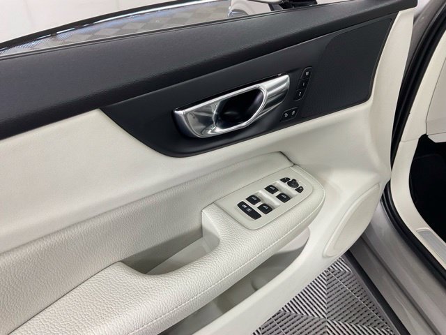 Used 2021 Volvo S60 T5 Momentum FWD image 28