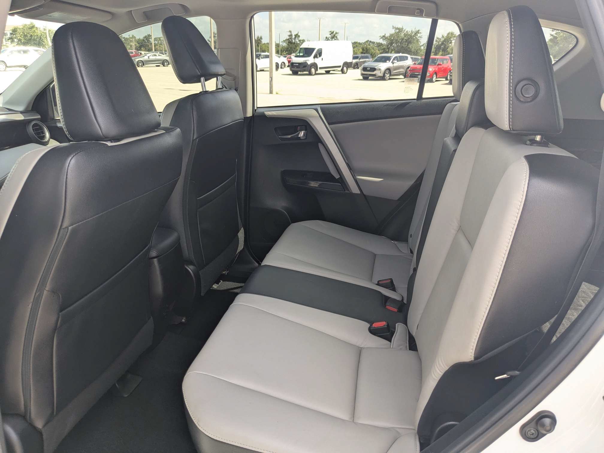 Used 2016 Toyota RAV4 Limited AWD/4WD image 17