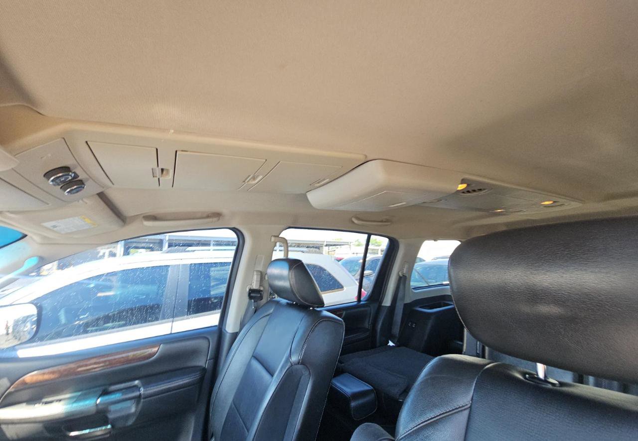 Used 2010 Nissan Armada Titanium RWD image 18