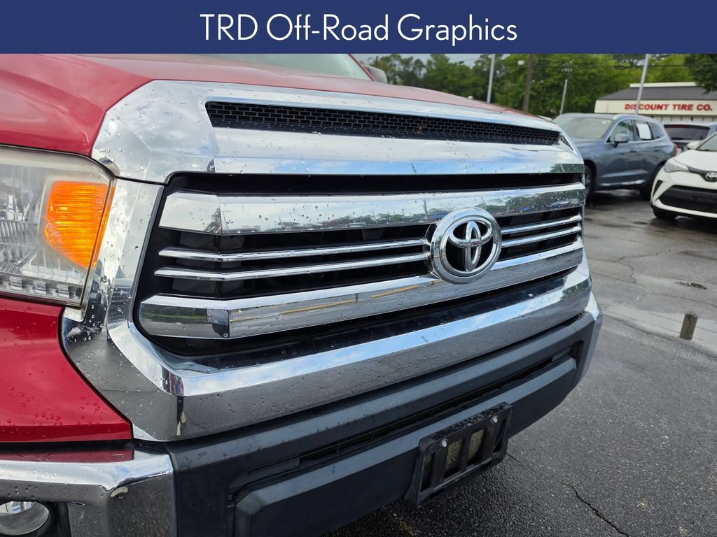 Used 2017 Toyota Tundra SR5 w/ TRD Off Road Package AWD/4WD image 18