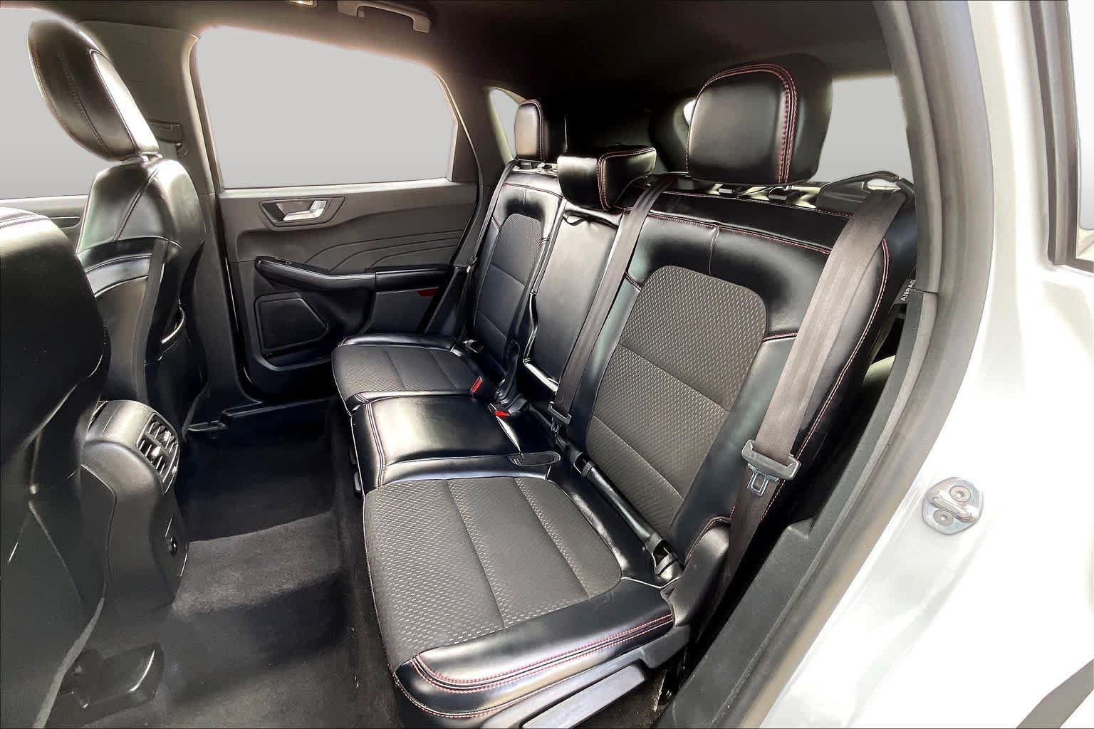 Used 2025 Ford Escape ST-Line FWD image 21