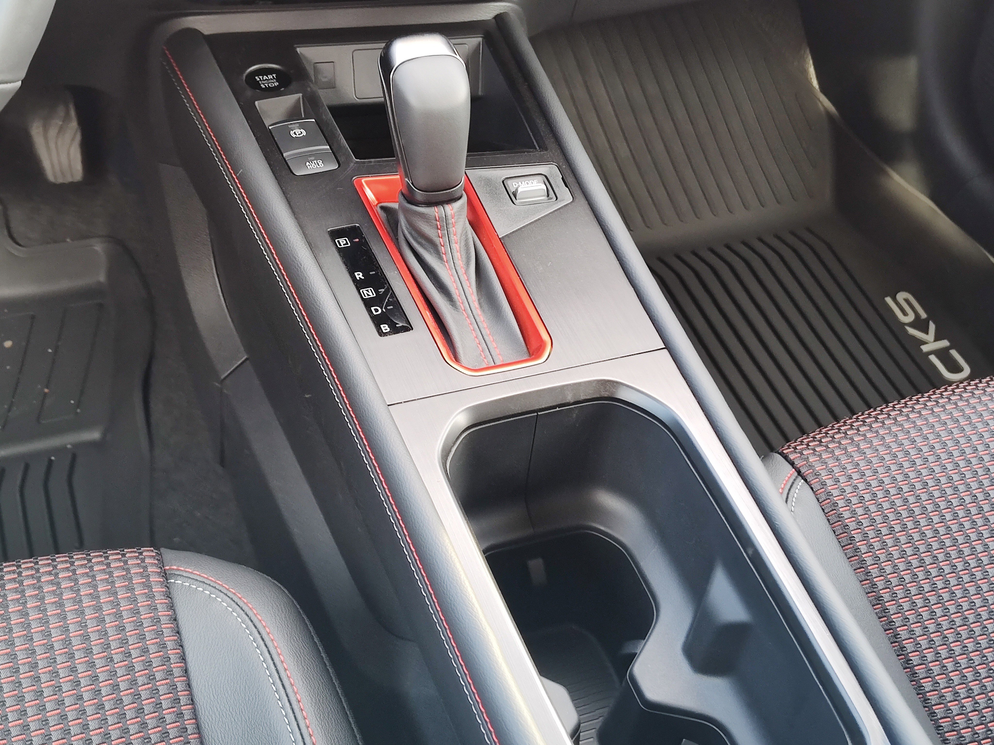 New 2026 Nissan Kicks SR image 10