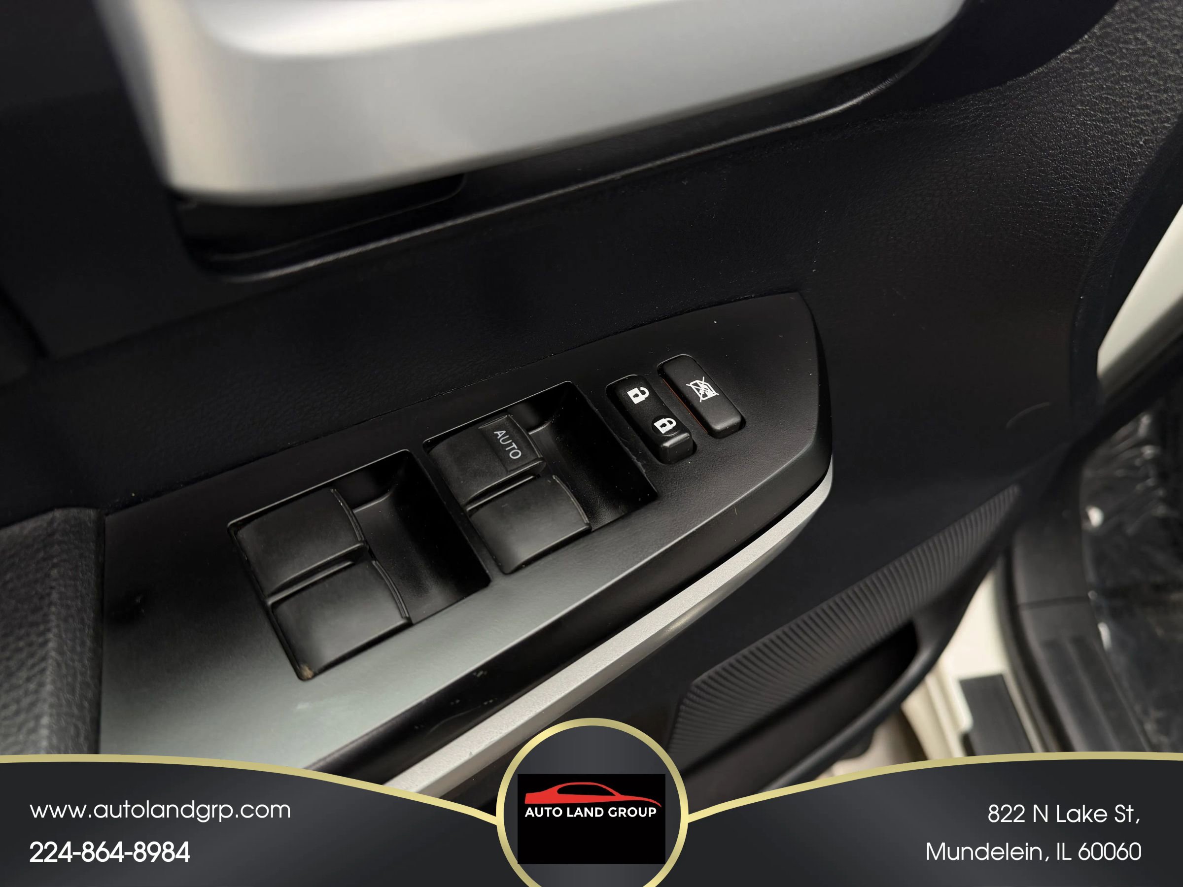 Used 2015 Toyota Tundra SR5 w/ SR5 Upgrade Package image 30