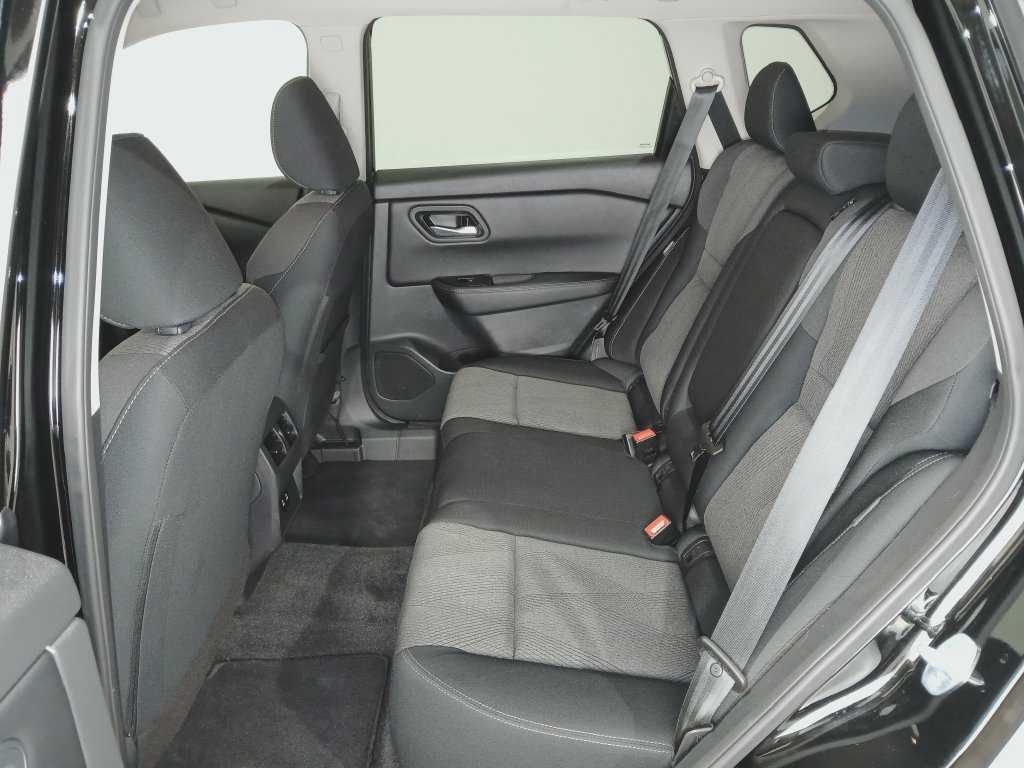 Used 2026 Nissan Rogue SV AWD/4WD image 12