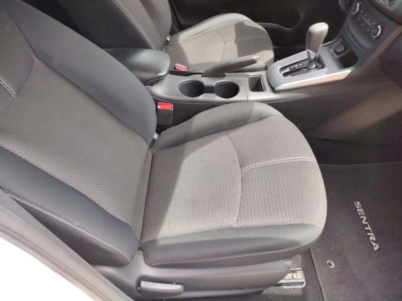 Used 2017 Nissan Sentra S FWD image 10
