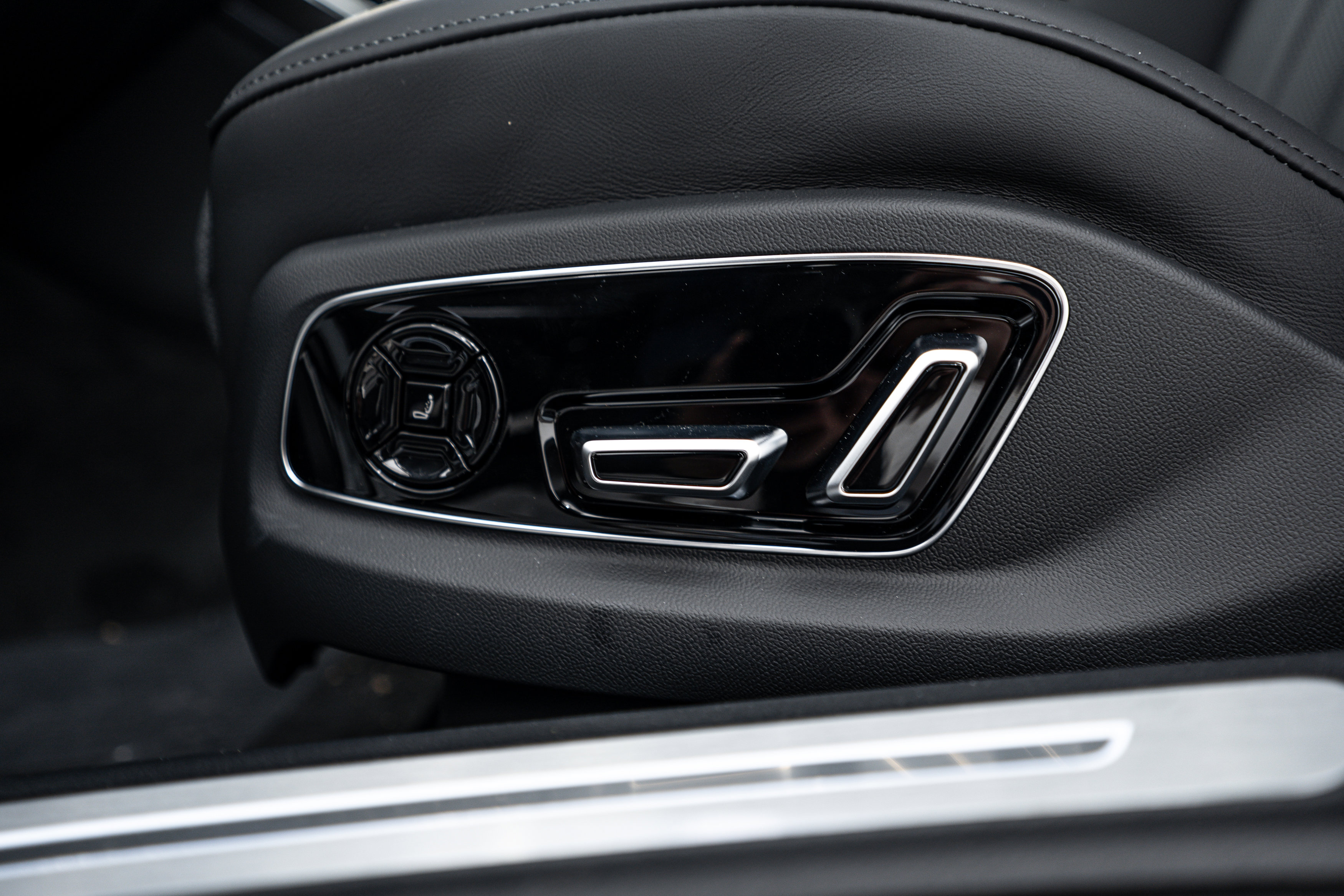 New 2026 Audi A8 L 3.0T AWD/4WD image 12