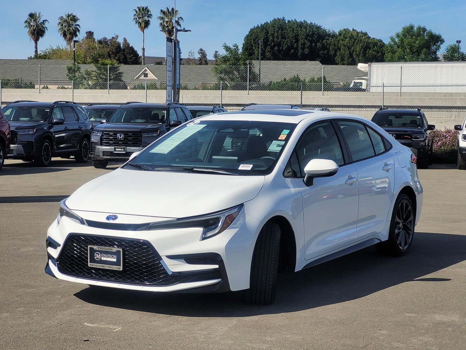 Used 2024 Toyota Corolla SE w/ SE Package image 9