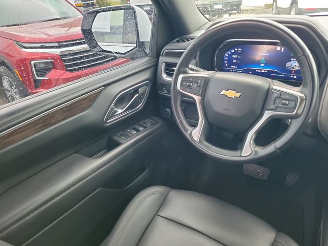 Used 2022 Chevrolet Suburban LT RWD image 13