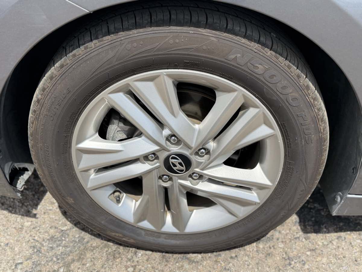 Used 2019 Hyundai Elantra SEL w/ Cargo Package FWD image 5