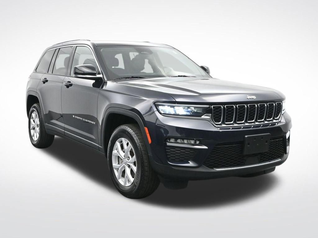 Used 2023 Jeep Grand Cherokee Limited AWD/4WD image 3