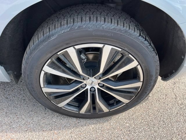 Used 2025 Volvo XC60 B5 Plus AWD/4WD image 7
