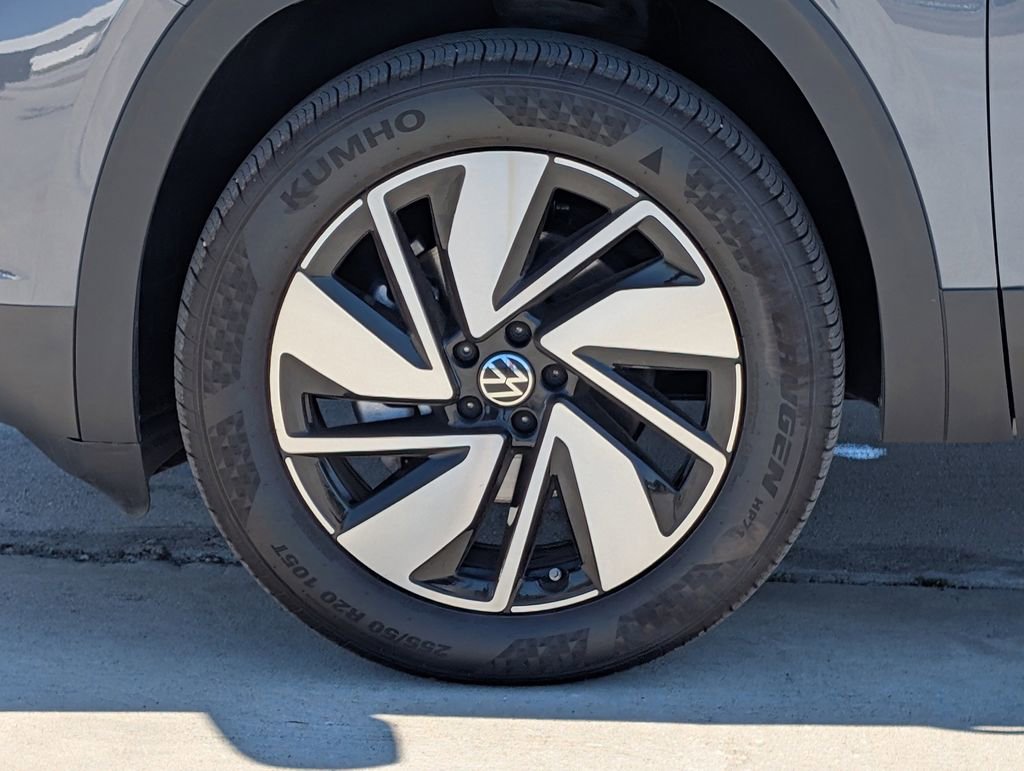 Used 2025 Volkswagen Atlas SEL image 9