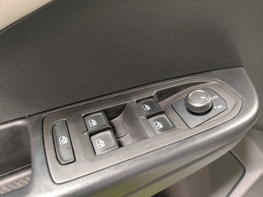 Used 2025 Volkswagen Taos S FWD image 27