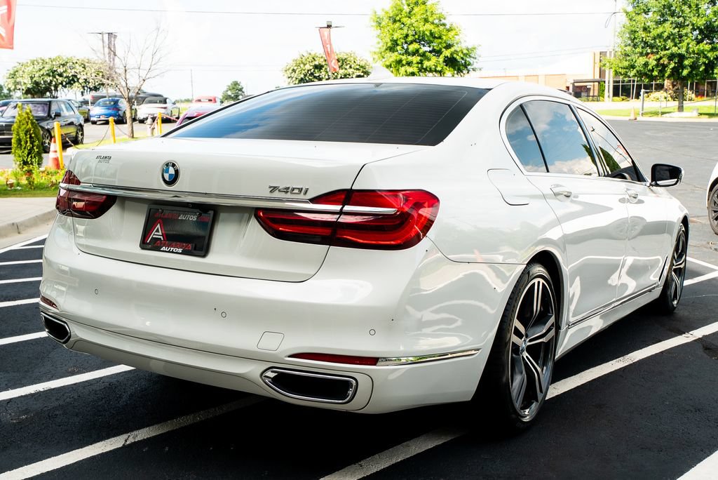 Used 2018 BMW 740i RWD image 13