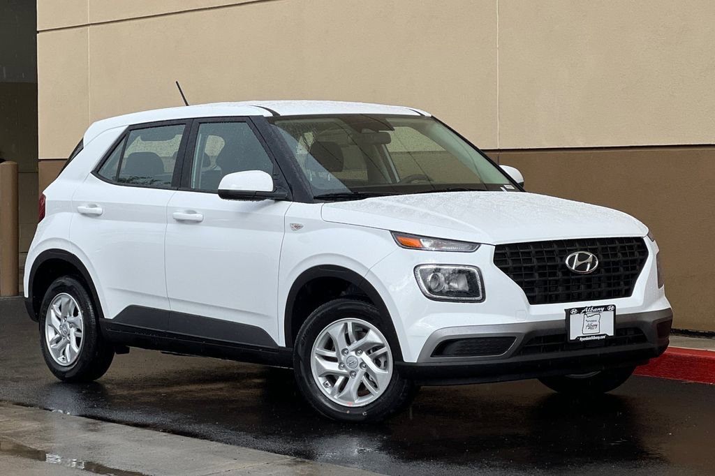 New 2026 Hyundai Venue SE image 2