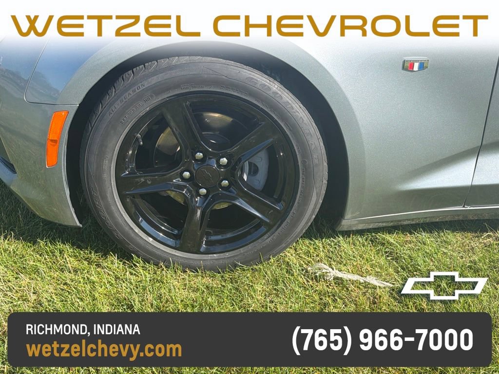 Used 2023 Chevrolet Camaro LT RWD image 7