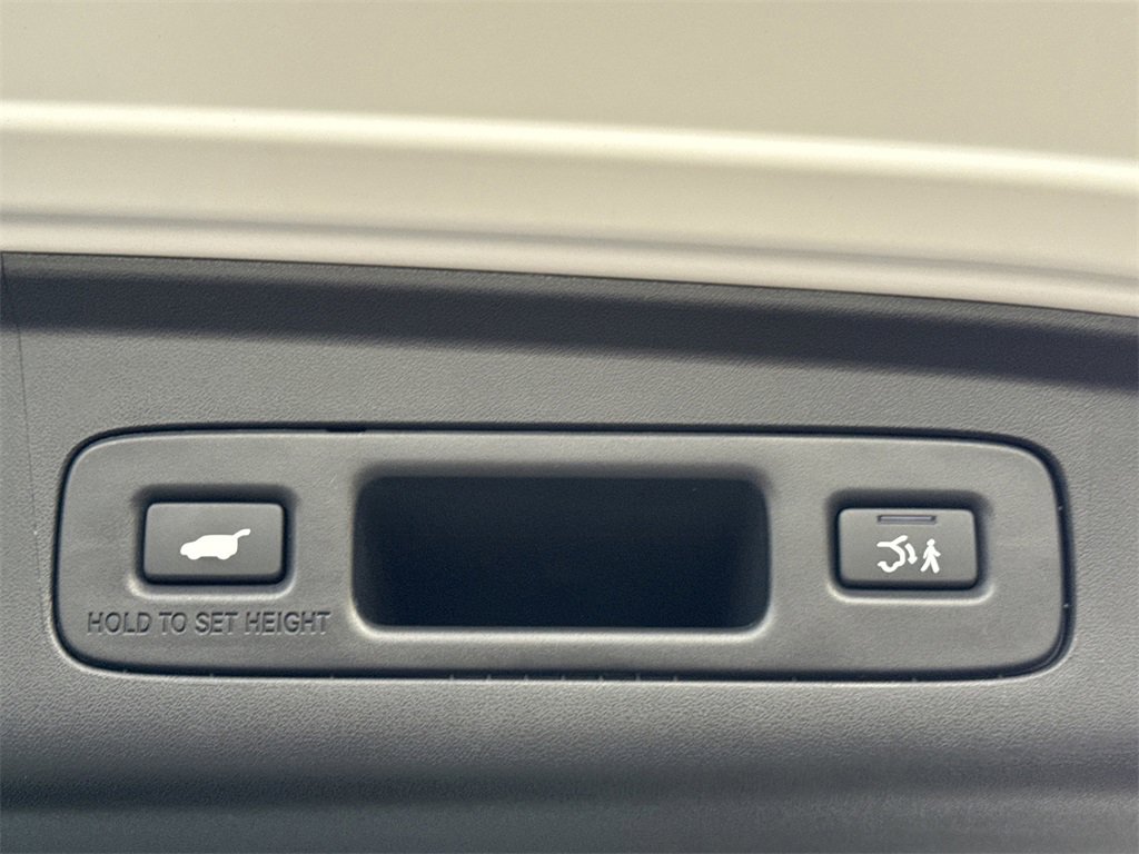 Used 2025 Acura ADX A-Spec image 16