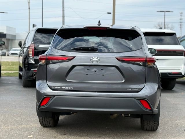 Used 2024 Toyota Highlander LE image 42