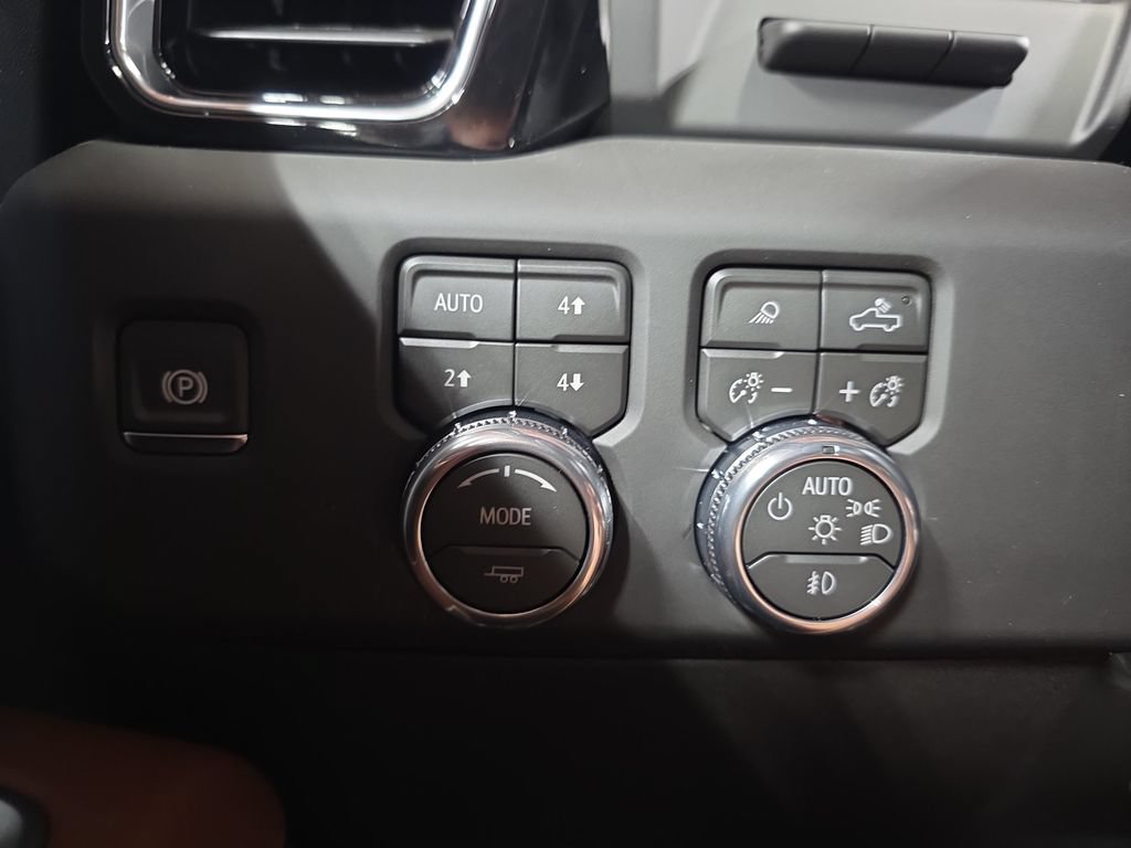 New 2026 GMC Sierra 3500 Denali Ultimate AWD/4WD image 28