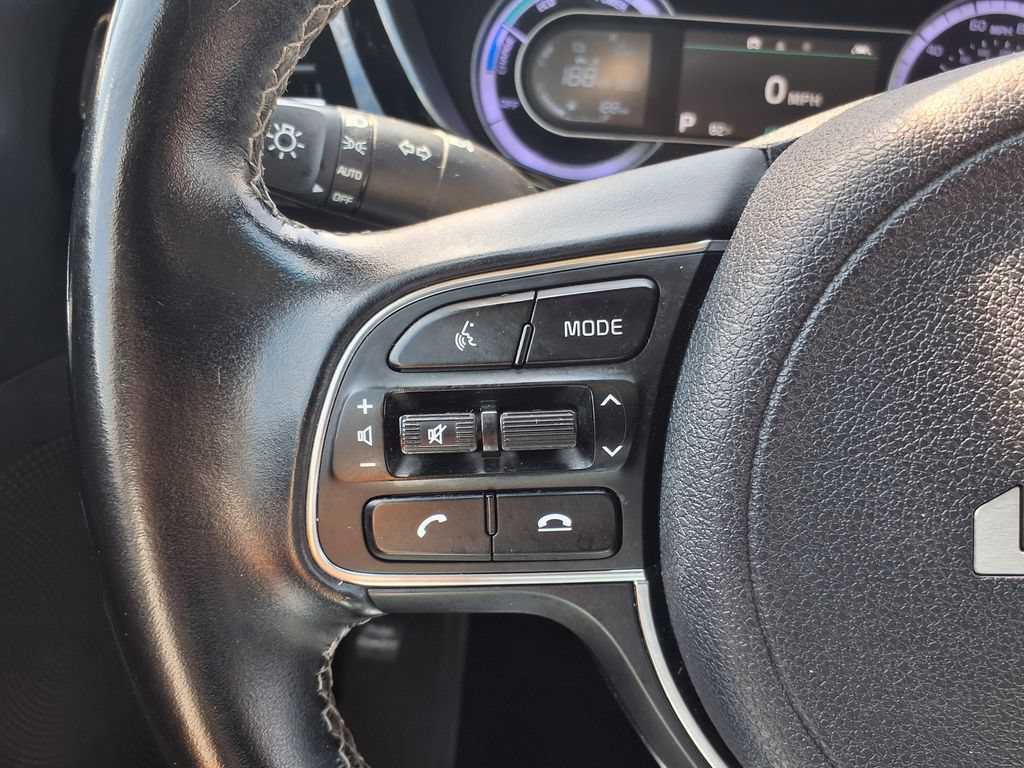 Used 2022 Kia Niro LXS FWD image 26