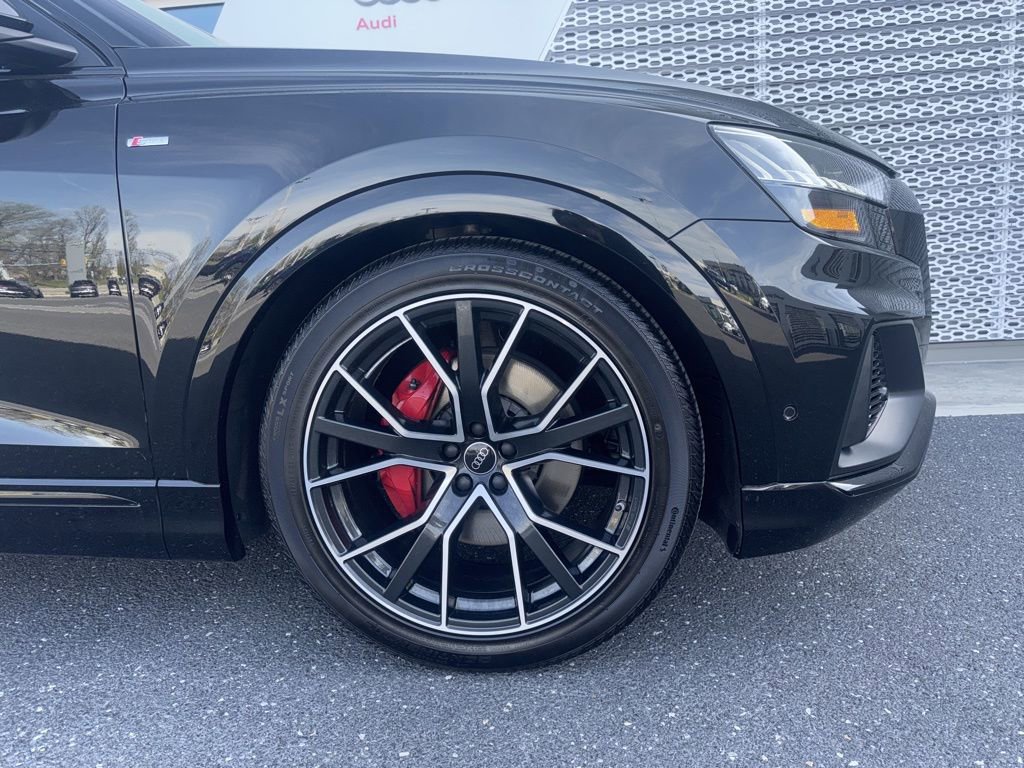 Used 2023 Audi Q8 Prestige w/ Prestige Package AWD/4WD image 2