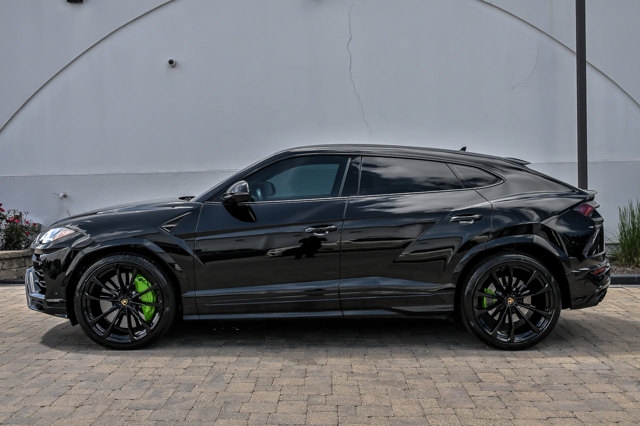 Used 2022 Lamborghini Urus AWD/4WD image 9