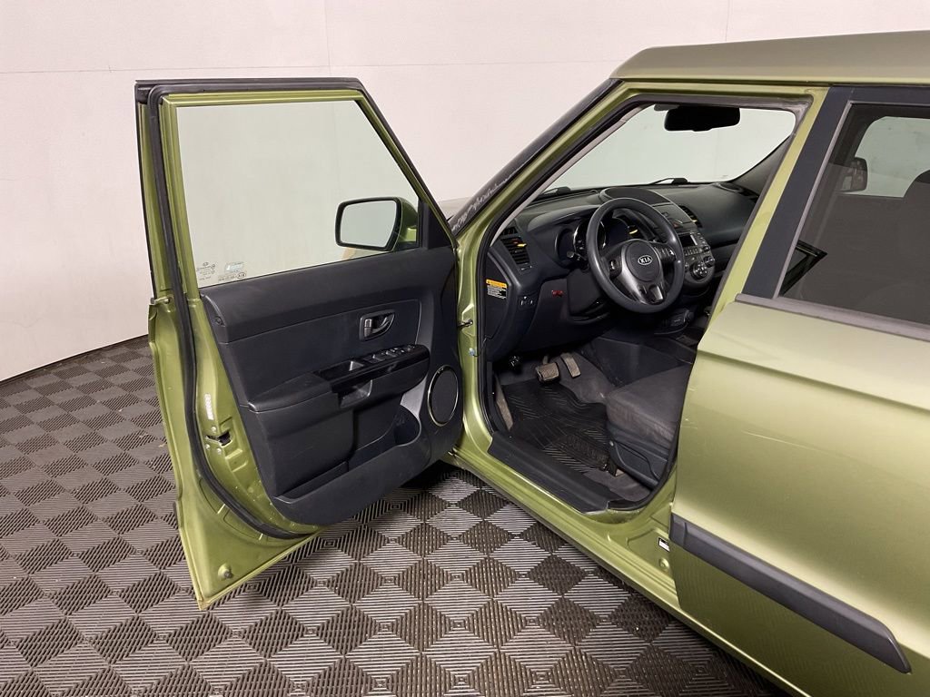 Used 2010 Kia Soul + w/ Audio Pkg image 12
