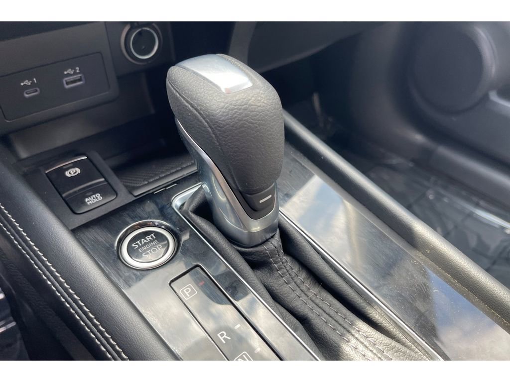 Used 2022 Nissan Kicks SR w/ Premium Package FWD image 32